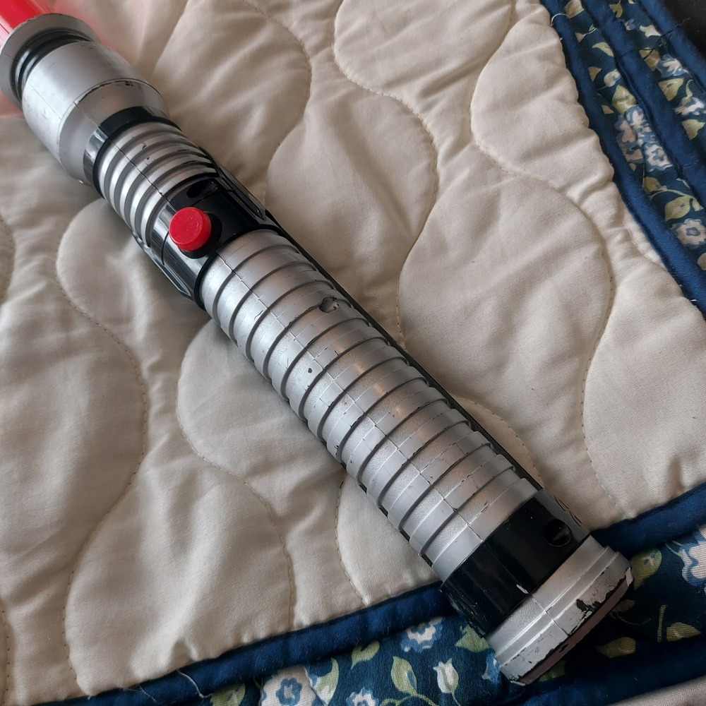 Vintage 1999 Star Wars Darth Maul Hasbro Electronic Red Lightsaber Episode I - Picture 2 of 7
